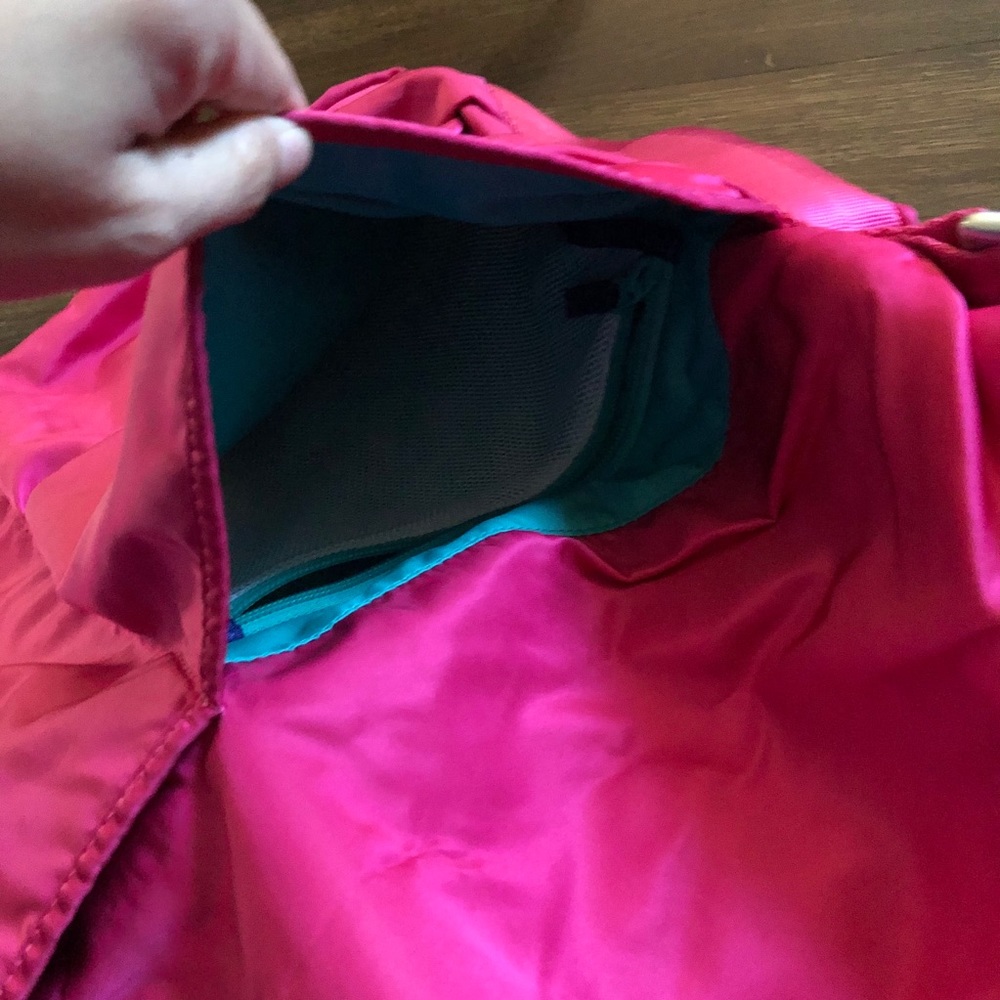 Lululemon Move It Messenger Bag - Picture 7 of 11